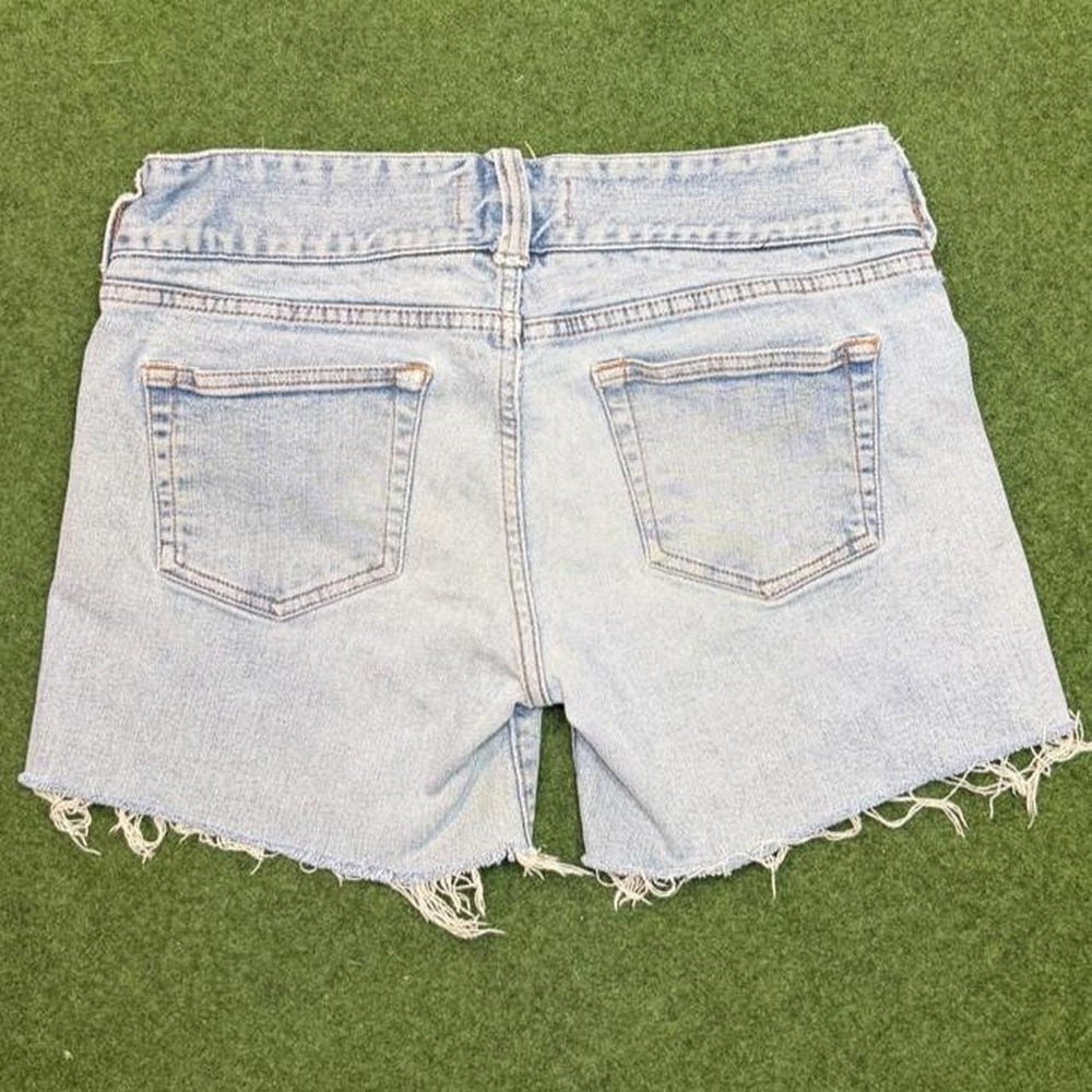 Hollister Co. blue denim shorts with frayed hem Size 5 - Picture 2 of 4